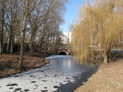 Die Dammwegbrücke im Winter – Lienhard Schulz , CC BY-SA 3.0